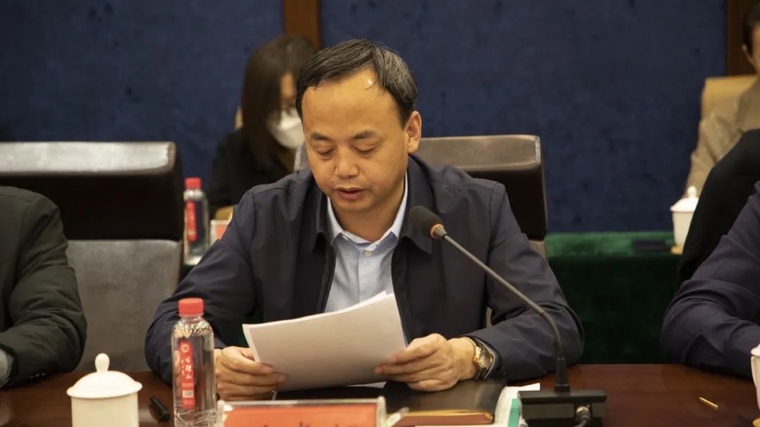 赤峰市人大常委会副主任孟和达来带队到我旗就内蒙古自治区乌兰牧骑